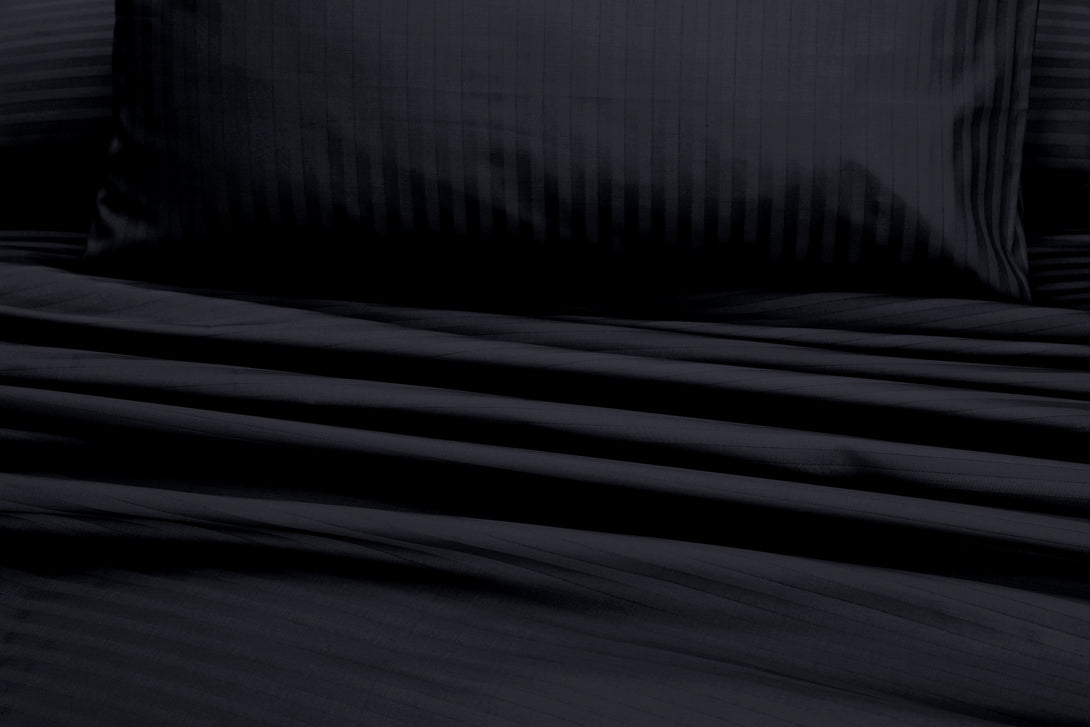 black bedroom sheets