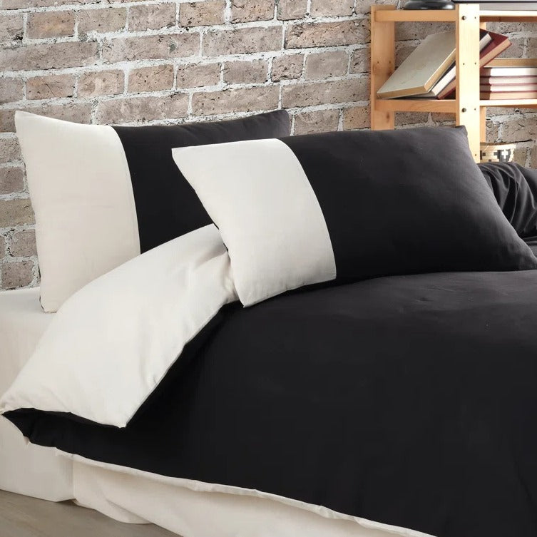 Reversible Black/Cream-Bed Set 8 Pcs (Luxury)
